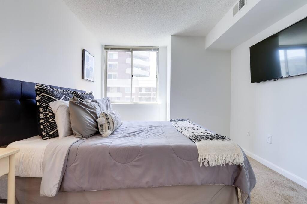 Bright Apartment Walk To Ballston Metro Arlington Exterior foto