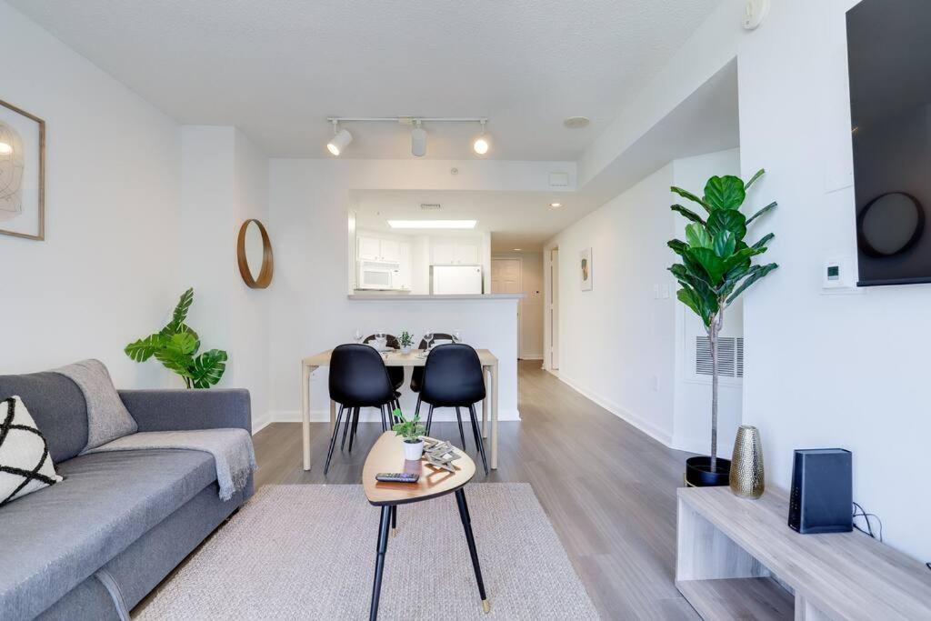 Bright Apartment Walk To Ballston Metro Arlington Exterior foto