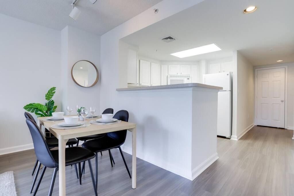 Bright Apartment Walk To Ballston Metro Arlington Exterior foto