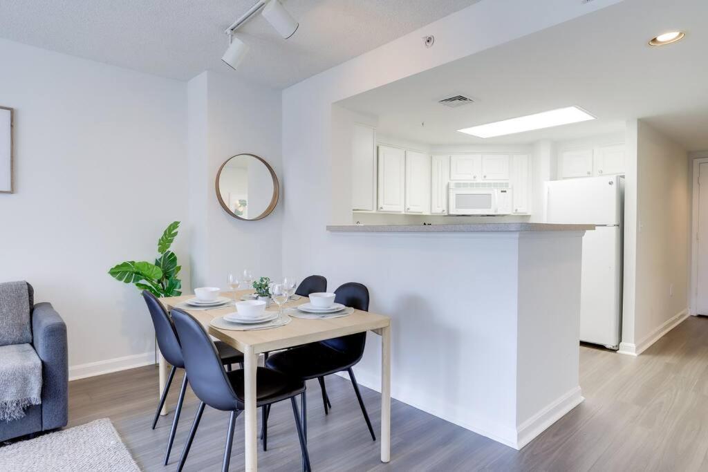 Bright Apartment Walk To Ballston Metro Arlington Exterior foto